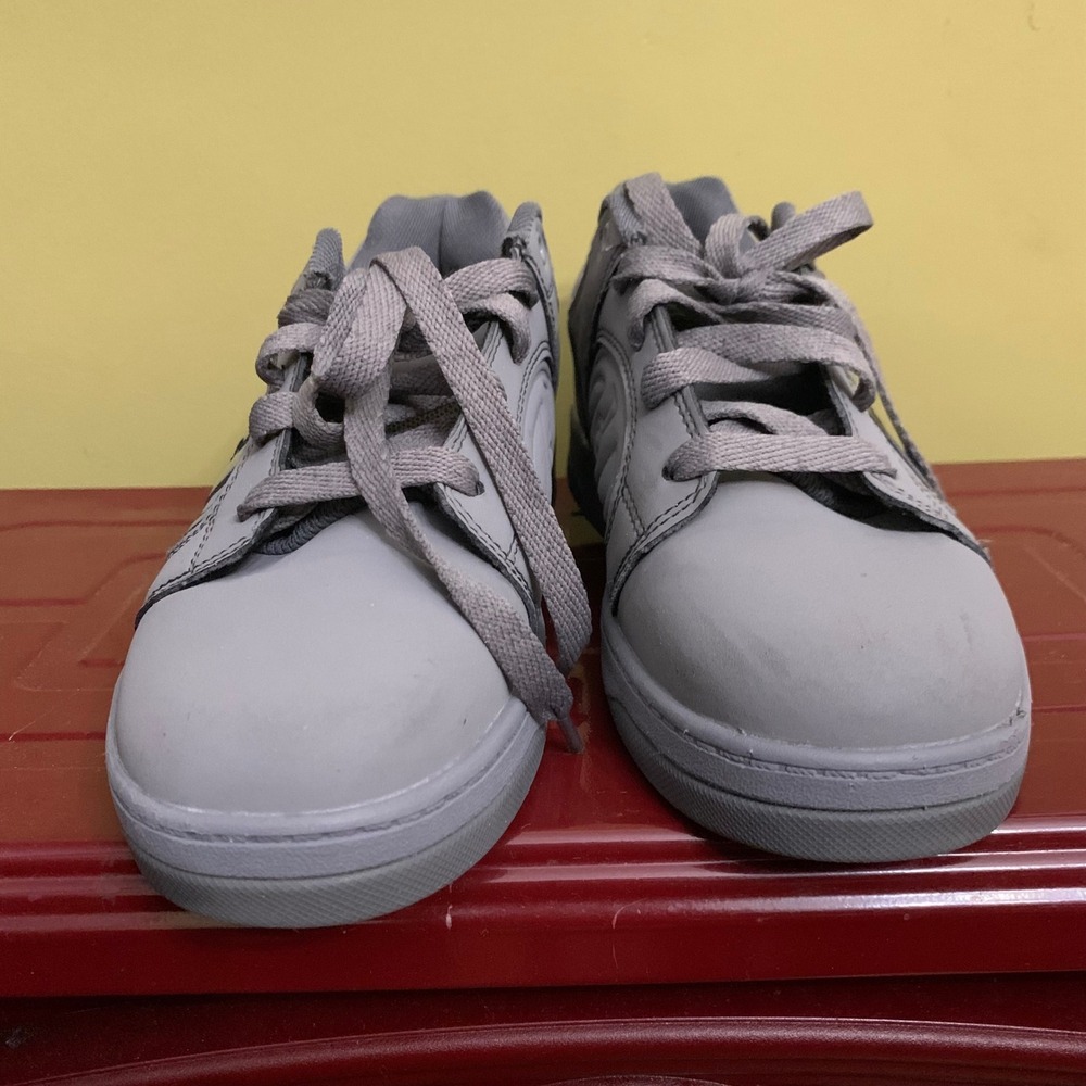 Heelys Voyager Shoes Youth 6 Grey Roller Skate Sneakers HE101478 Low Top